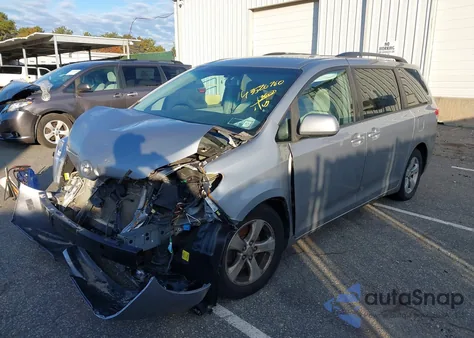 2011 Toyota Sienna Le V6 из США, поврежденный, VIN 5TDKK3DC8BS166565